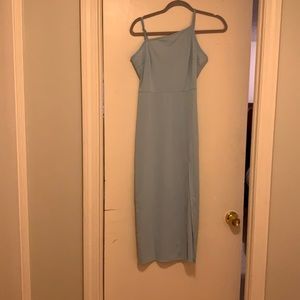 Purchased for a wedding..never worn, can’t return